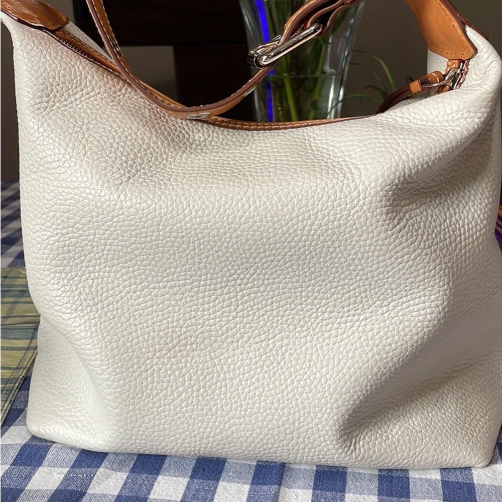Beautiful authentic DOONEY & BOURKE HANDBAG - Picture 2 of 9